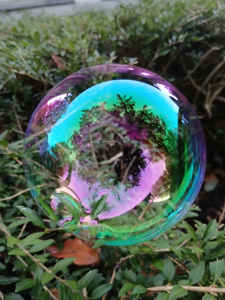 Kunstwerke, Künstler aus der Ausstellung „Parkinson und Pinselstrich“ in Baden (Aargau) – Bilder von Parkinson-Betroffenen