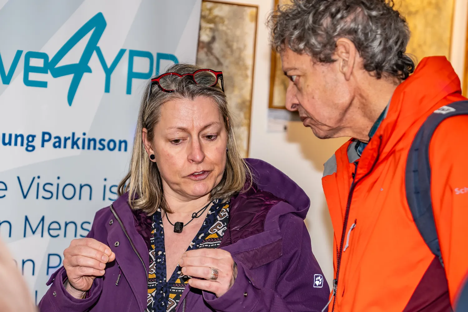 Kunstwerke, Künstler aus der Ausstellung „Parkinson und Pinselstrich“ in Baden (Aargau) – Bilder von Parkinson-Betroffenen